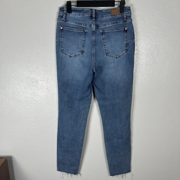 Judy Blue Relaxed Fit Jeans Womens Size 7/28 Medium Wash Raw Fray Hem - Picture 3 of 6
